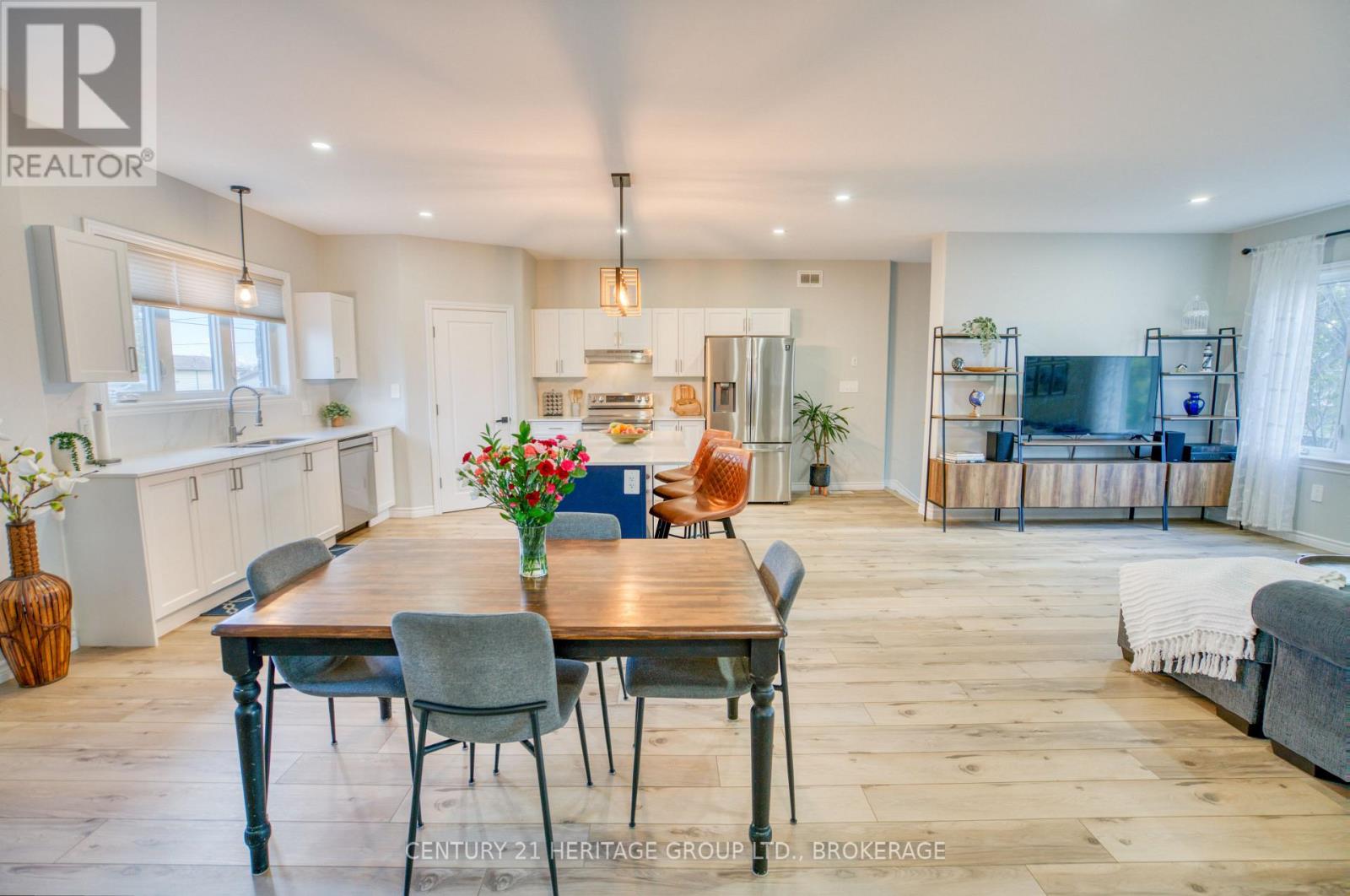 5 Cross Street, Loyalist, Ontario  K0H 2H0 - Photo 4 - X12521086