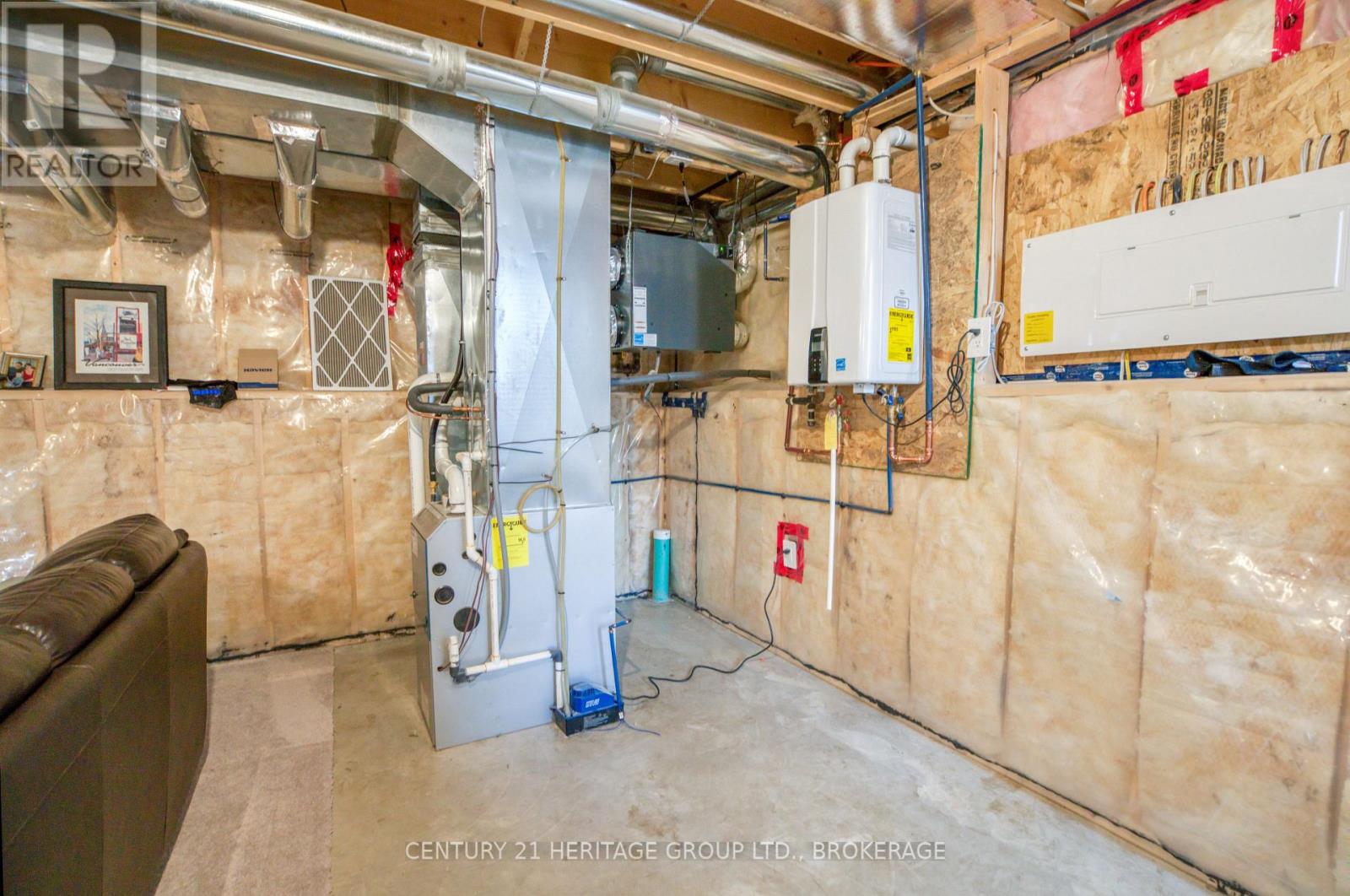 5 Cross Street, Loyalist, Ontario  K0H 2H0 - Photo 42 - X12521086