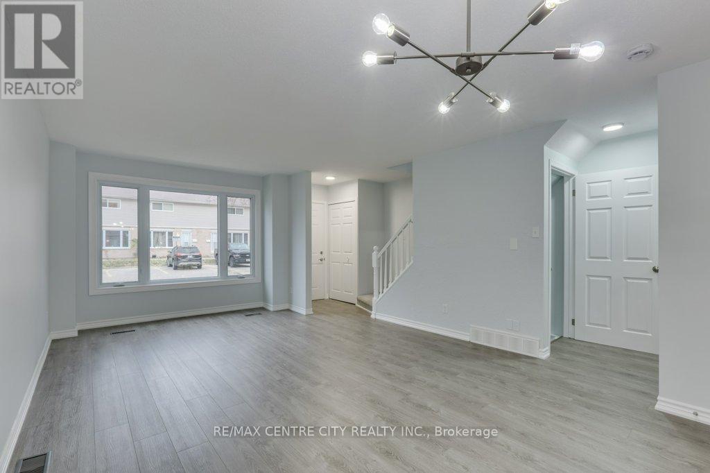 54 - 320 Westminster Avenue, London South, Ontario  N6C 5H5 - Photo 8 - X12520950