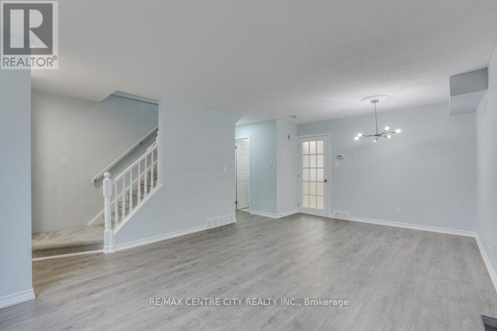 54 - 320 Westminster Avenue, London South, Ontario  N6C 5H5 - Photo 9 - X12520950