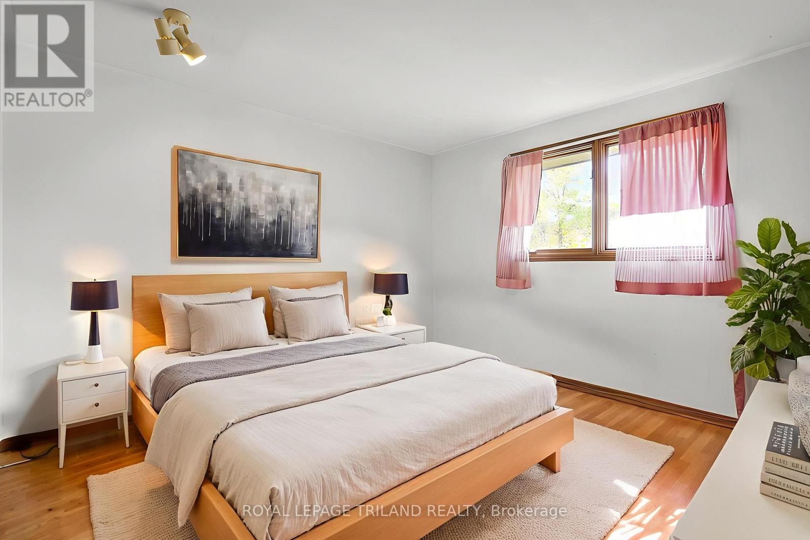 42 Applegreen Grove, London South (South N), Ontario  N6J 4K4 - Photo 11 - X12521096