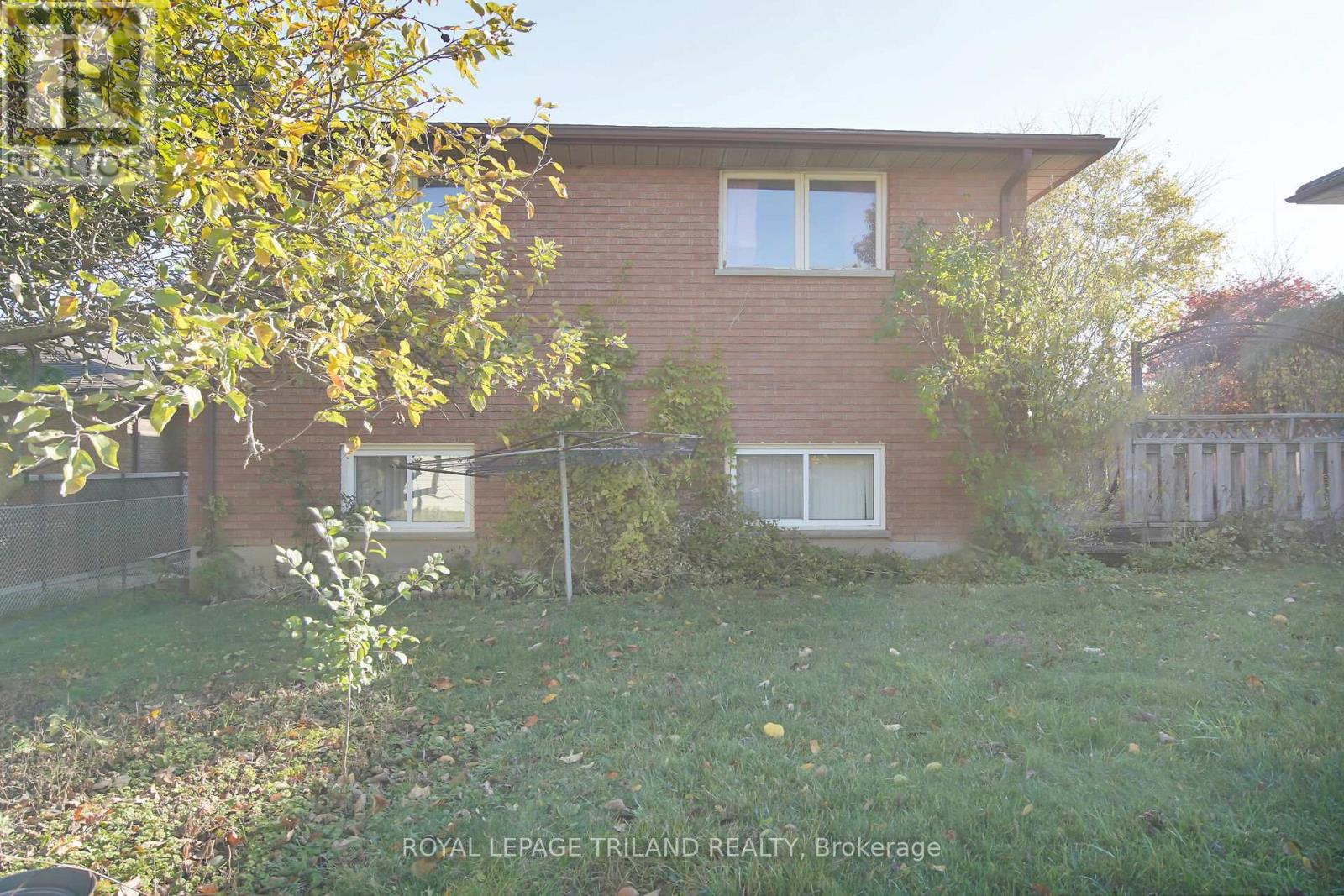 42 Applegreen Grove, London South (South N), Ontario  N6J 4K4 - Photo 33 - X12521096