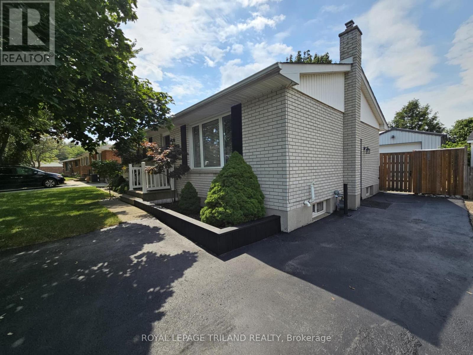 34 Confederation Drive, St. Thomas, Ontario  N5P 3Y6 - Photo 2 - X12521102