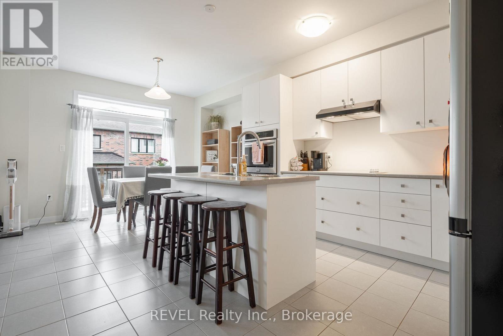 145 Stern Drive, Welland, Ontario  L3B 0M3 - Photo 11 - X12455682