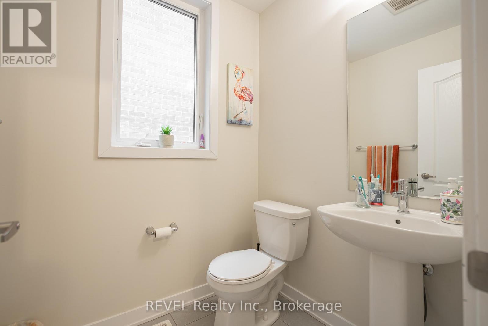 145 Stern Drive, Welland, Ontario  L3B 0M3 - Photo 6 - X12455682