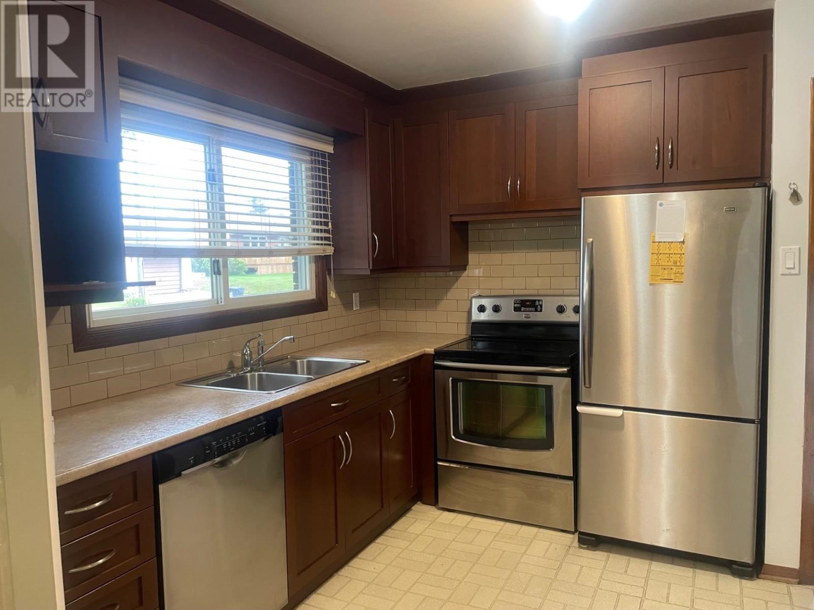 453 Amethyst Cres, Thunder Bay, Ontario P7C 1T3 - Photo 2 - TB253338