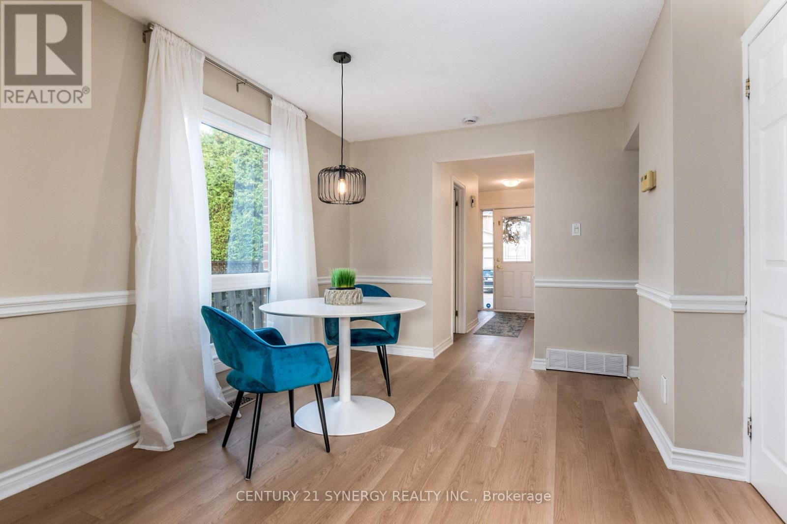 8 Sundback Lane, Ottawa, Ontario K2L 2W8 - Photo 12 - X12521062