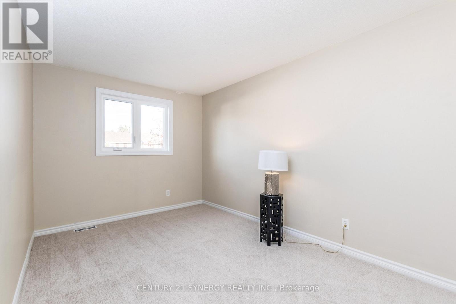 8 Sundback Lane, Ottawa, Ontario K2L 2W8 - Photo 23 - X12521062