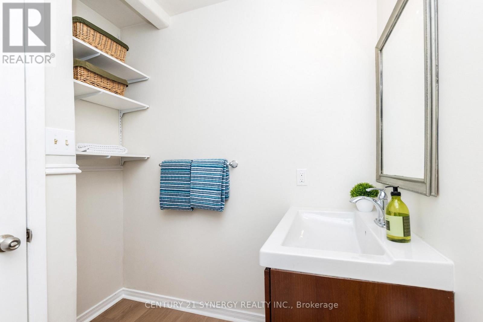 8 Sundback Lane, Ottawa, Ontario K2L 2W8 - Photo 24 - X12521062