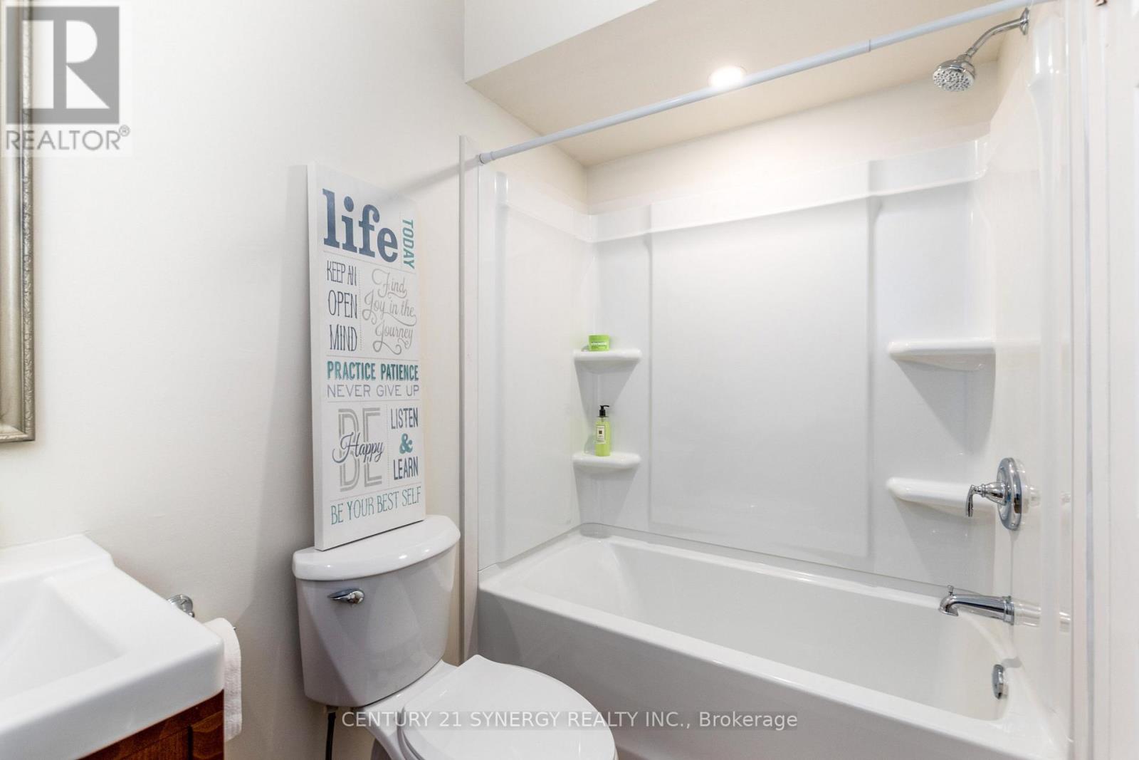 8 Sundback Lane, Ottawa, Ontario K2L 2W8 - Photo 25 - X12521062