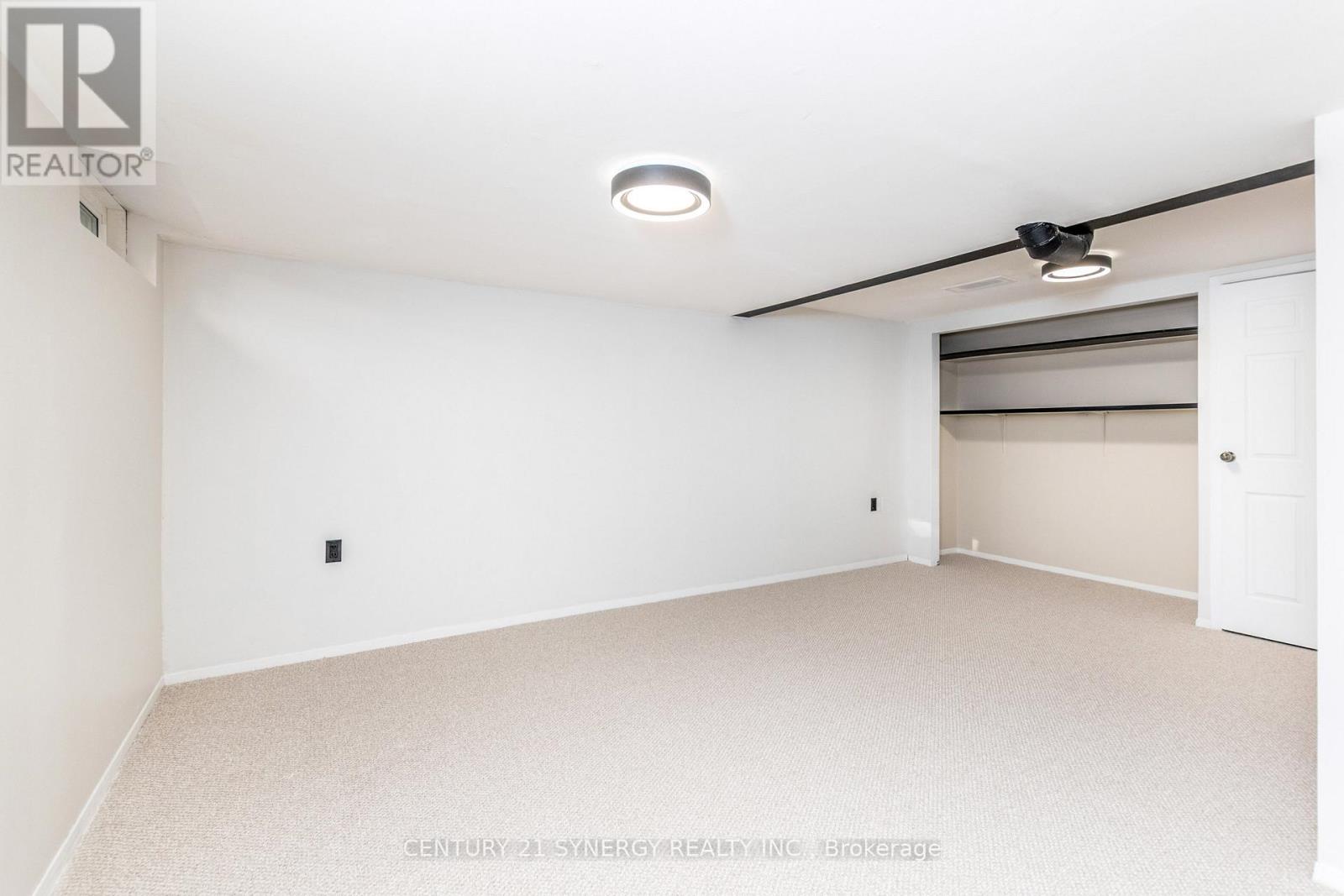 8 Sundback Lane, Ottawa, Ontario K2L 2W8 - Photo 29 - X12521062