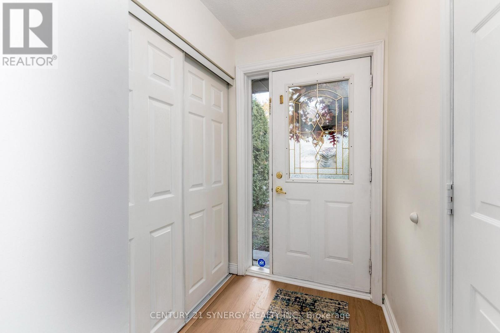 8 Sundback Lane, Ottawa, Ontario K2L 2W8 - Photo 3 - X12521062