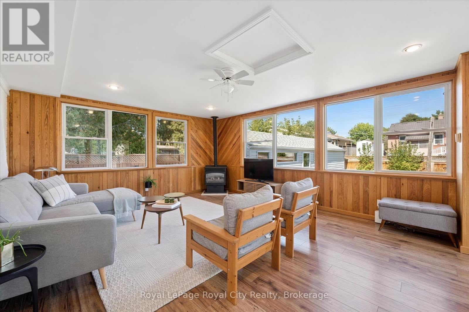 Property at 43 VANCOUVER DRIVE image 2