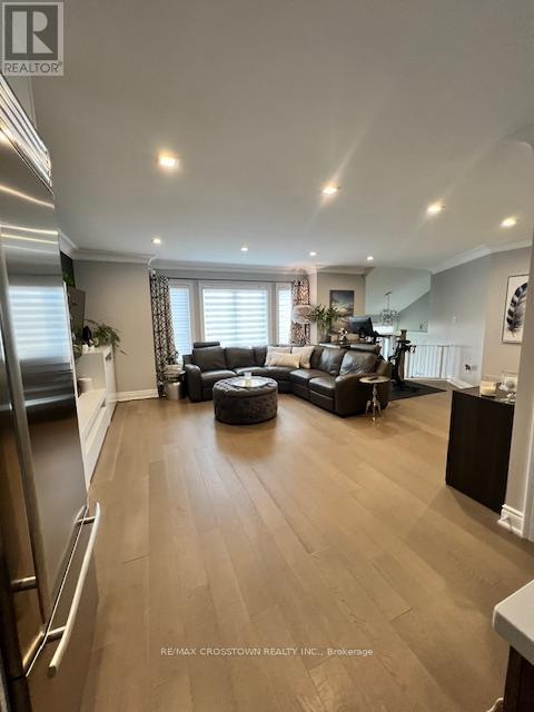 208 Roselena (Main Flr) Drive, King, Ontario  L0G 1T0 - Photo 4 - N12520714