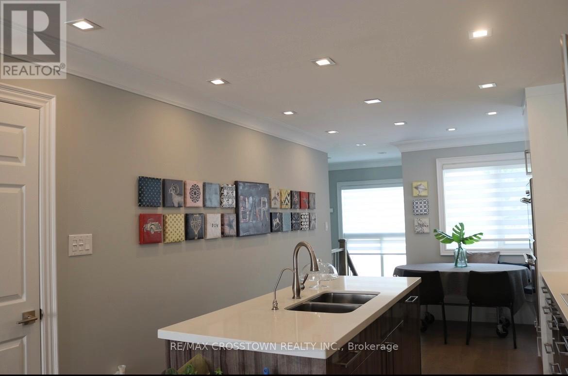 208 Roselena (Main Flr) Drive, King, Ontario  L0G 1T0 - Photo 6 - N12520714