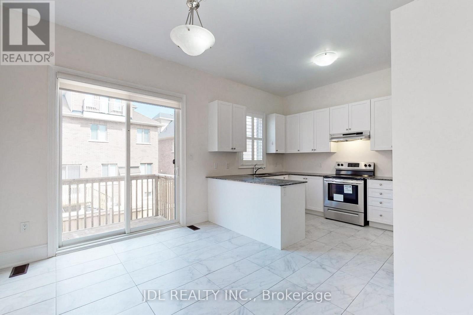 95 Giardina Crescent, Richmond Hill, Ontario  L4B 0G2 - Photo 16 - N12520724