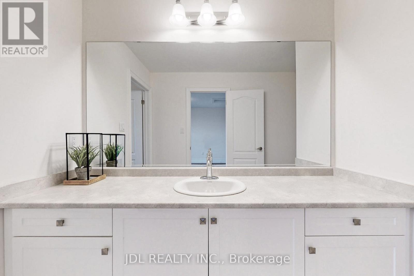 95 Giardina Crescent, Richmond Hill, Ontario  L4B 0G2 - Photo 25 - N12520724