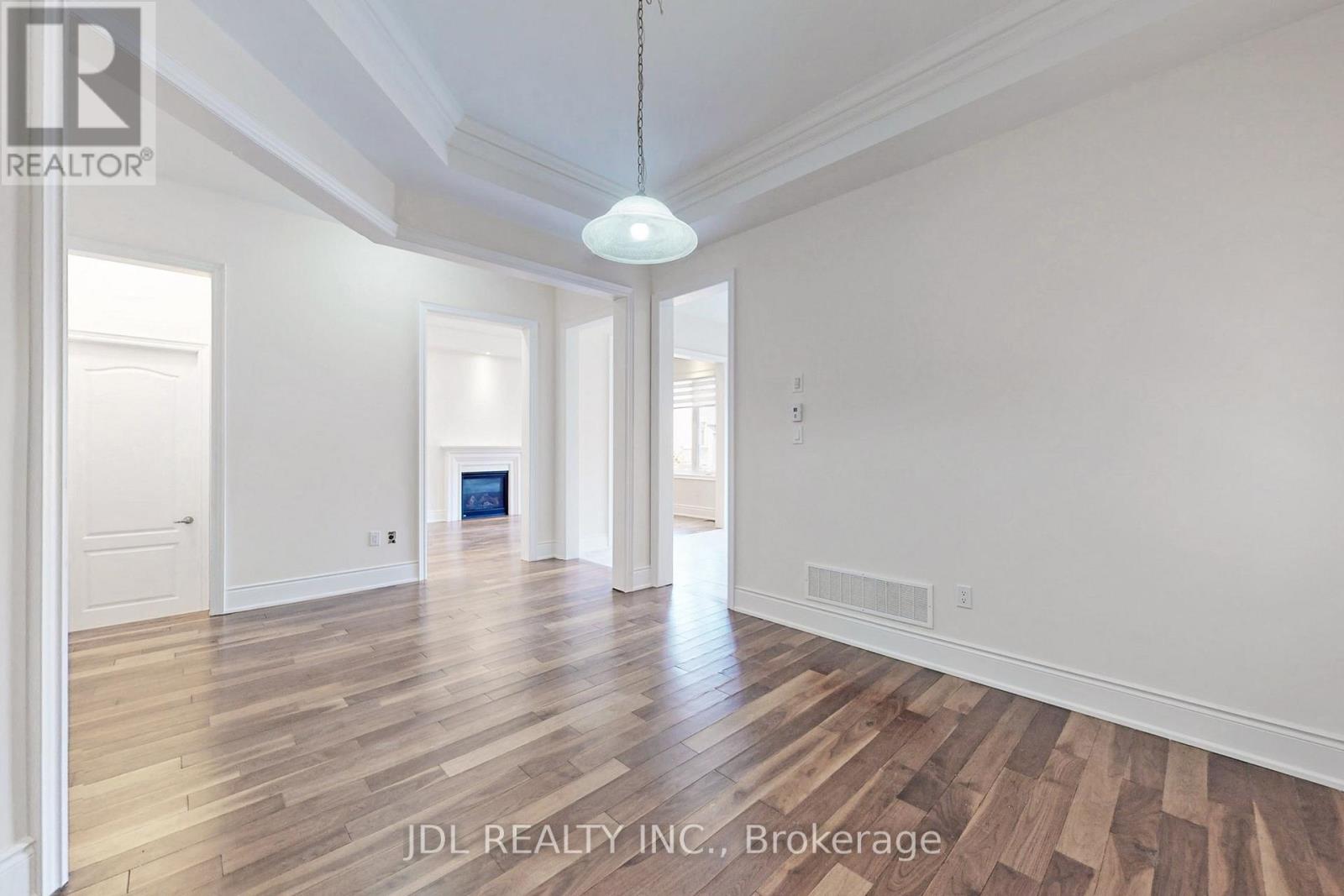 95 Giardina Crescent, Richmond Hill, Ontario  L4B 0G2 - Photo 8 - N12520724