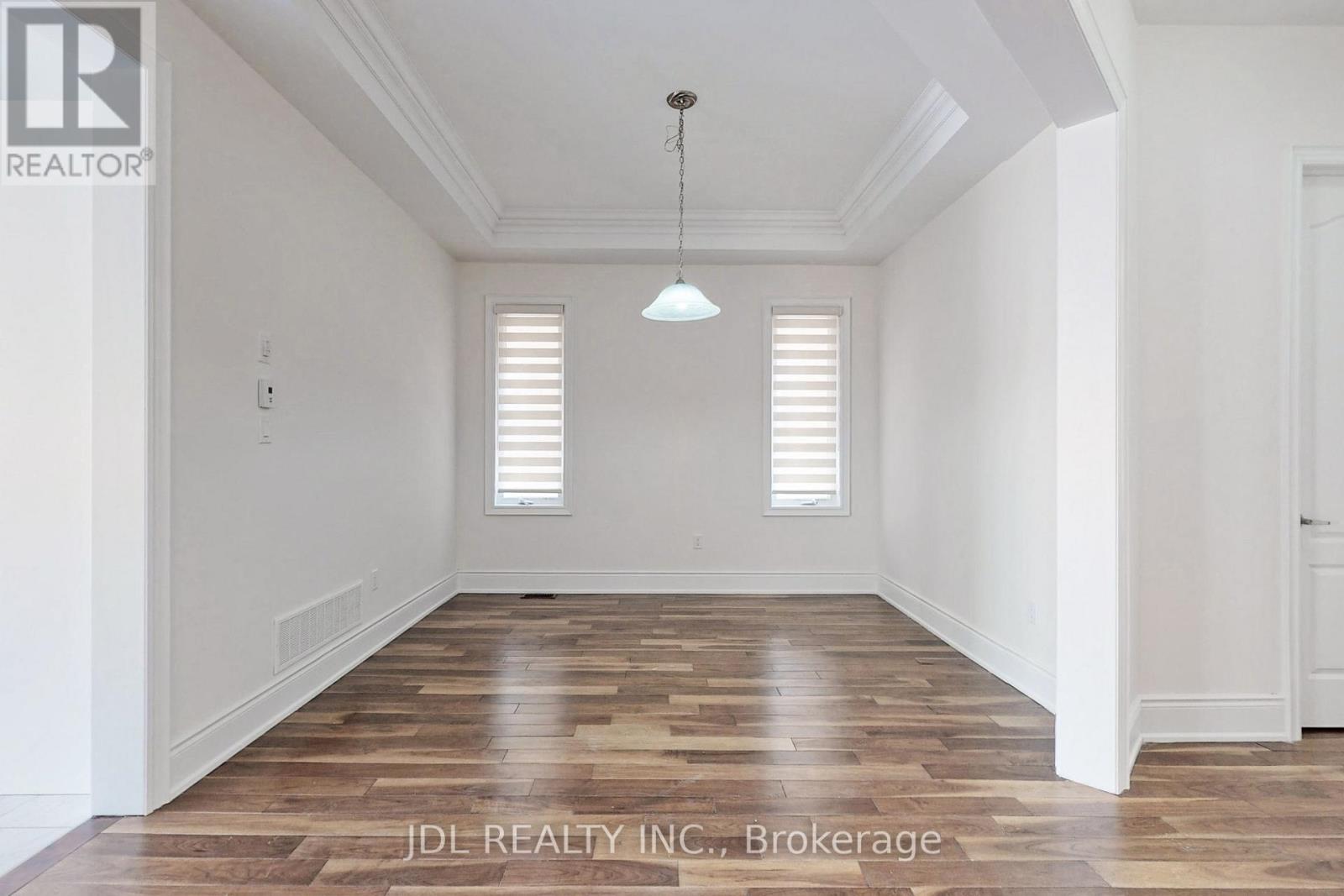 95 Giardina Crescent, Richmond Hill, Ontario  L4B 0G2 - Photo 9 - N12520724