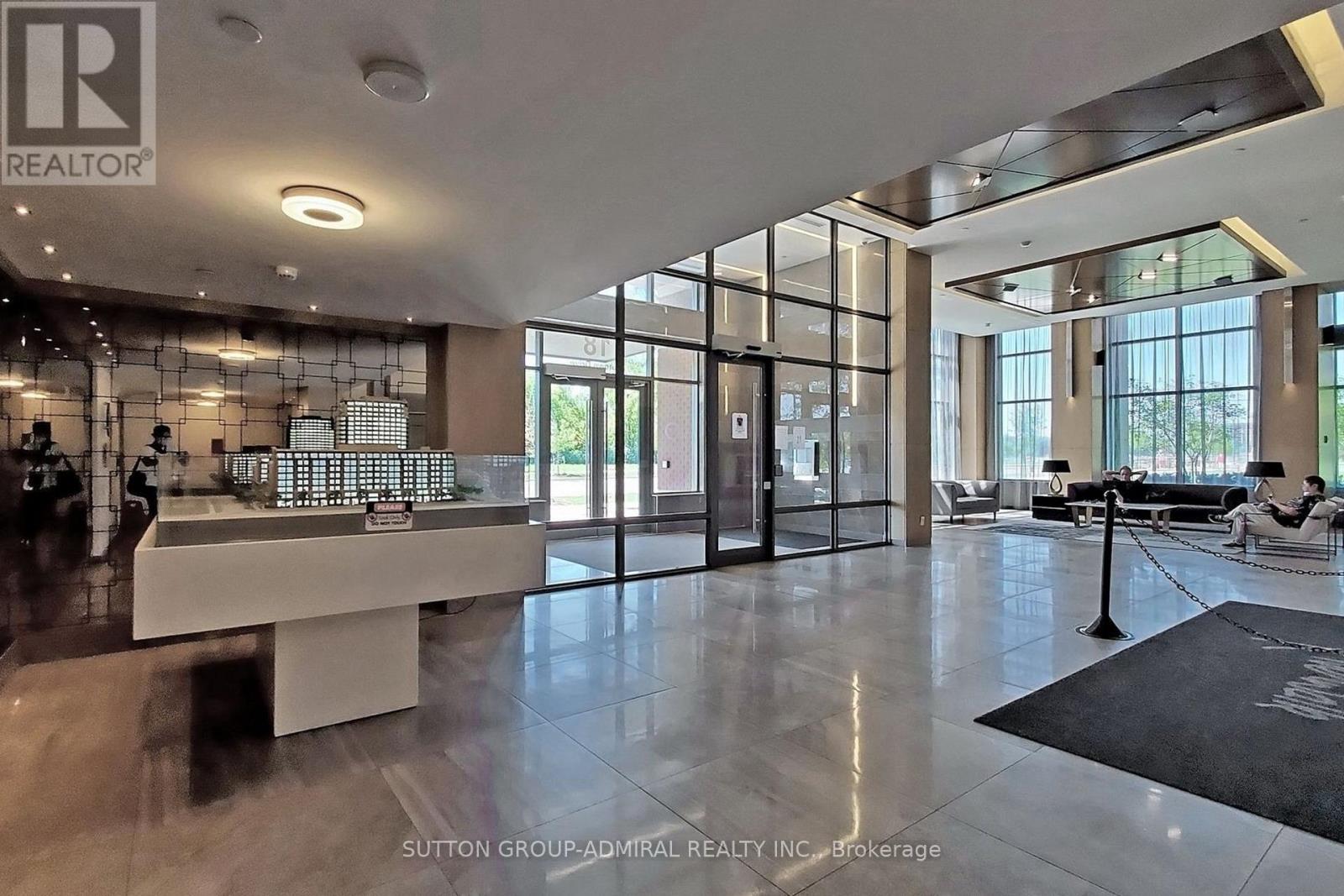 726 - 18 Uptown Drive, Markham, Ontario  L3R 5M5 - Photo 2 - N12520768