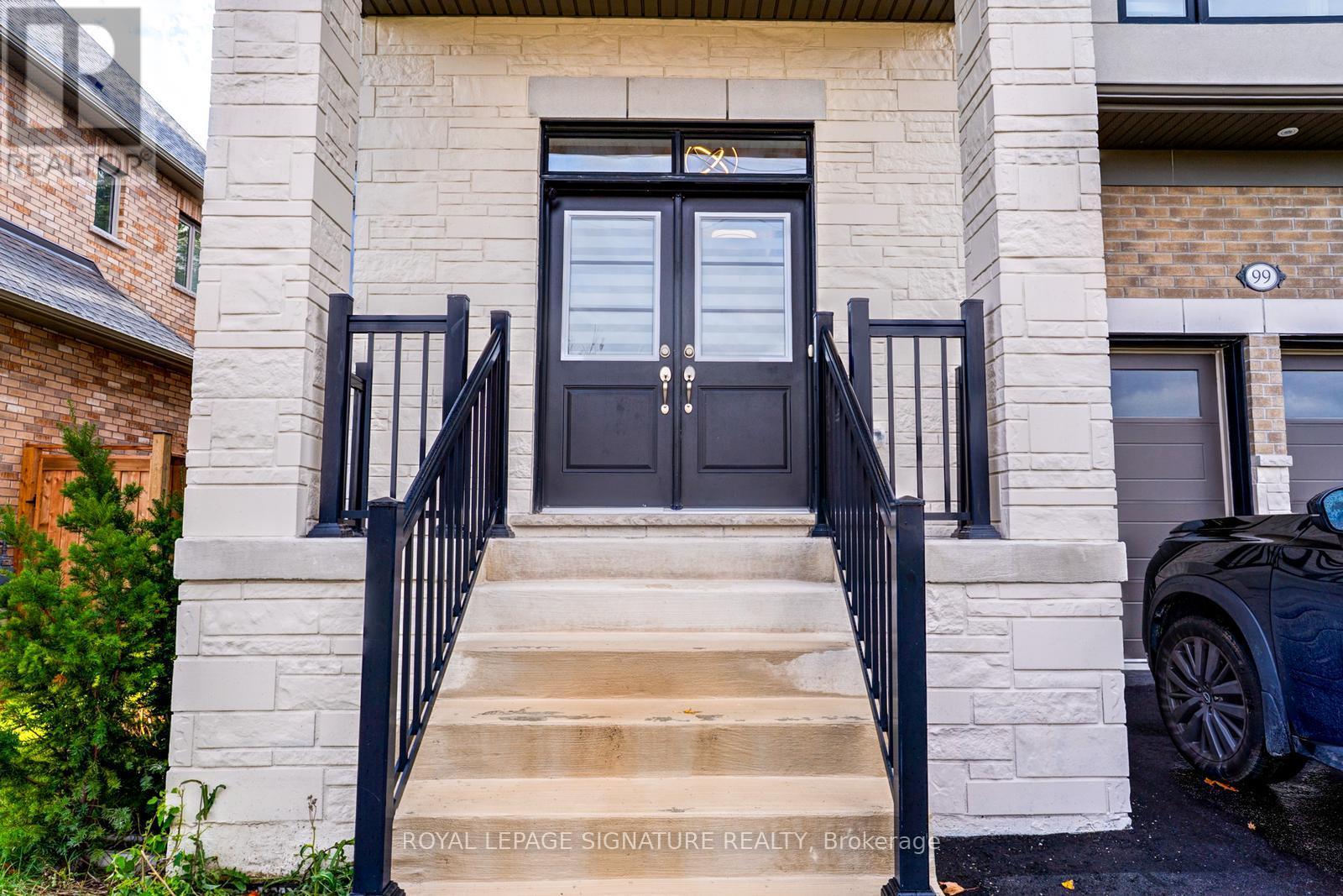 99 Bethpage Crescent, Newmarket, Ontario  L3X 1B8 - Photo 2 - N12520828