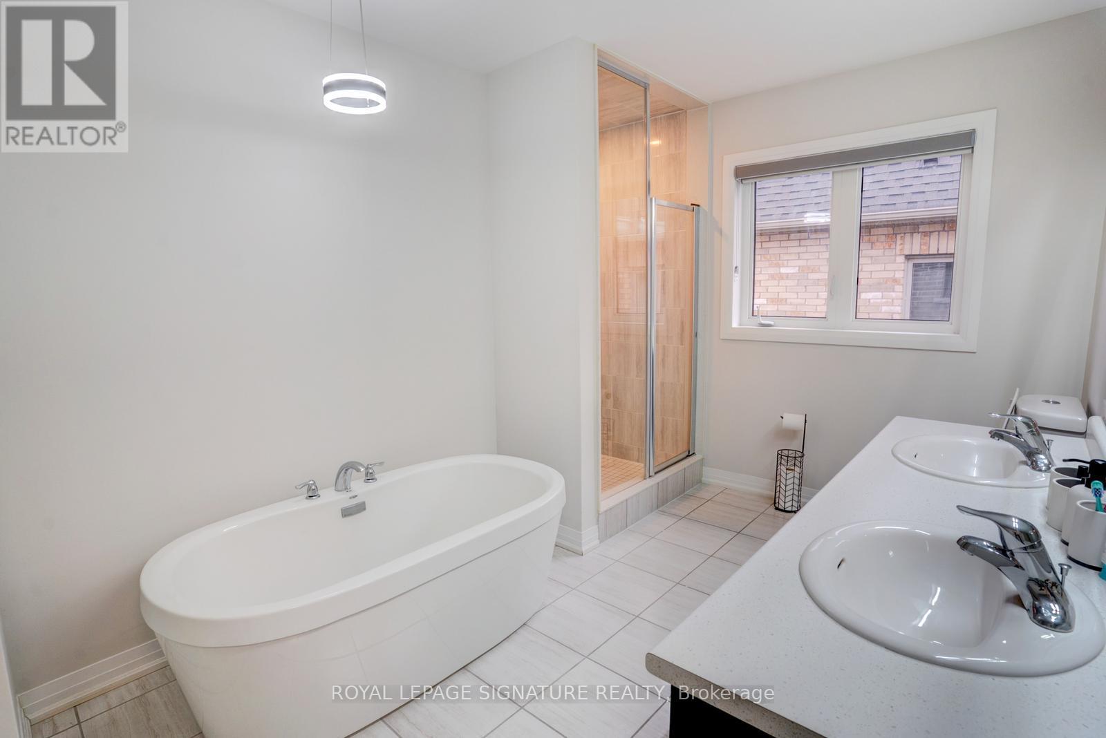 99 Bethpage Crescent, Newmarket, Ontario  L3X 1B8 - Photo 22 - N12520828