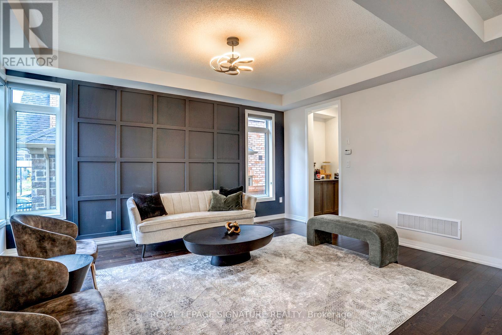 99 Bethpage Crescent, Newmarket, Ontario  L3X 1B8 - Photo 4 - N12520828