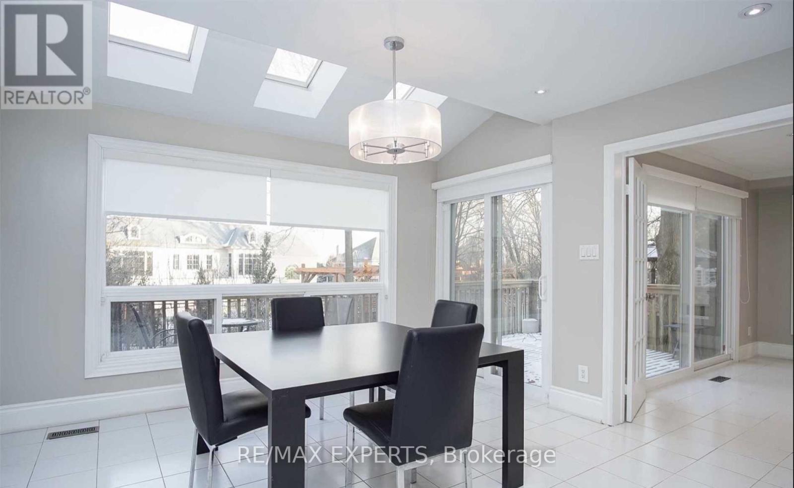 33 Rose Green Drive, Vaughan, Ontario  L4J 4R8 - Photo 5 - N12520868