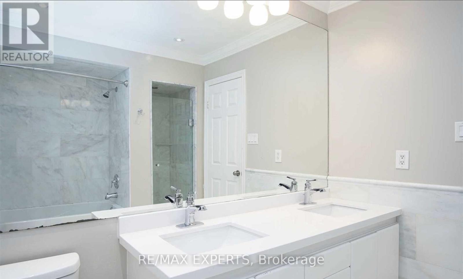 33 Rose Green Drive, Vaughan, Ontario  L4J 4R8 - Photo 9 - N12520868