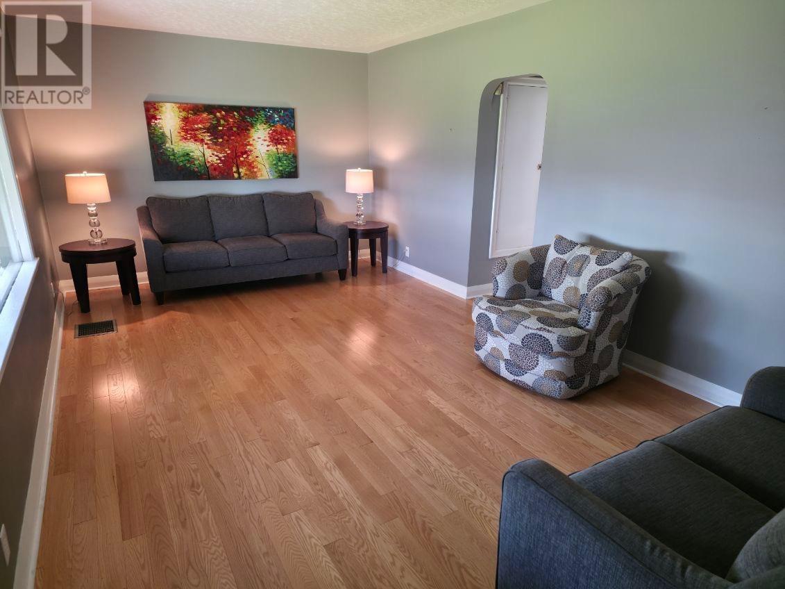 727 Bessie Ave., Thunder Bay, Ontario  P7E 1X4 - Photo 3 - TB253425