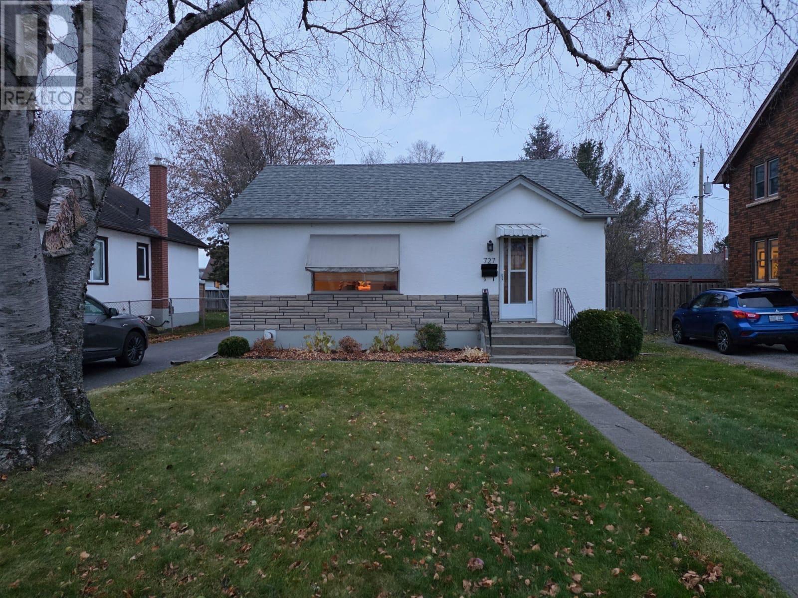 727 Bessie Ave., Thunder Bay, Ontario  P7E 1X4 - Photo 43 - TB253425