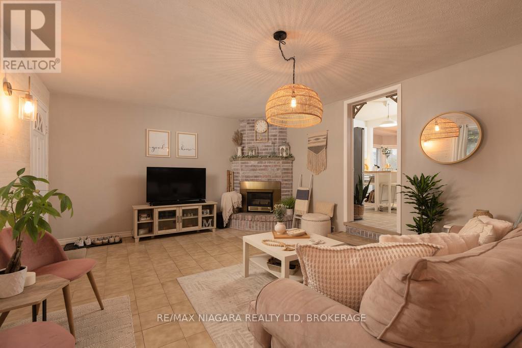 26 Hazel Street, St. Catharines, Ontario L2T 1E1 - Photo 11 - X12520900