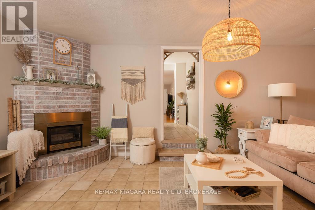 26 Hazel Street, St. Catharines, Ontario L2T 1E1 - Photo 12 - X12520900