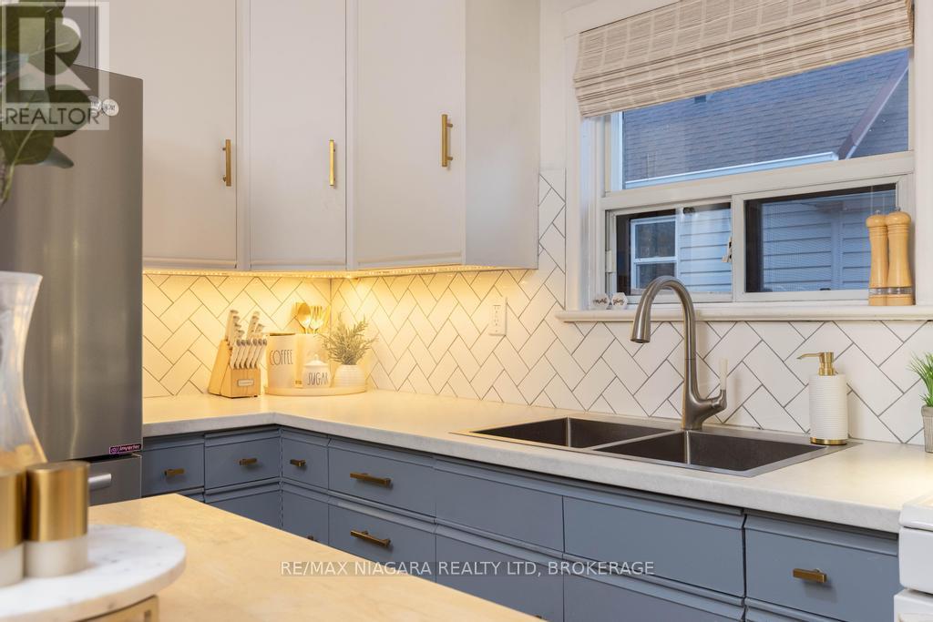 26 Hazel Street, St. Catharines, Ontario L2T 1E1 - Photo 9 - X12520900