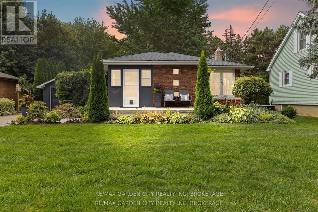 629 Penner Street, Niagara-On-The-Lake, Ontario  L0S 1T0 - Photo 2 - X12520988