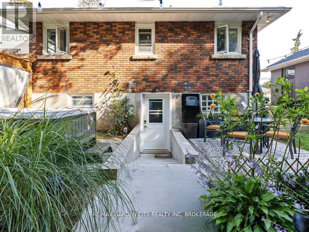 629 Penner Street, Niagara-On-The-Lake, Ontario  L0S 1T0 - Photo 5 - X12520988