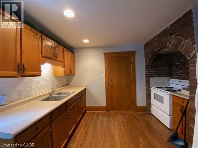 22 Wellington Street N Unit# 2, Kitchener, Ontario  N2H 5J4 - Photo 3 - 40786380