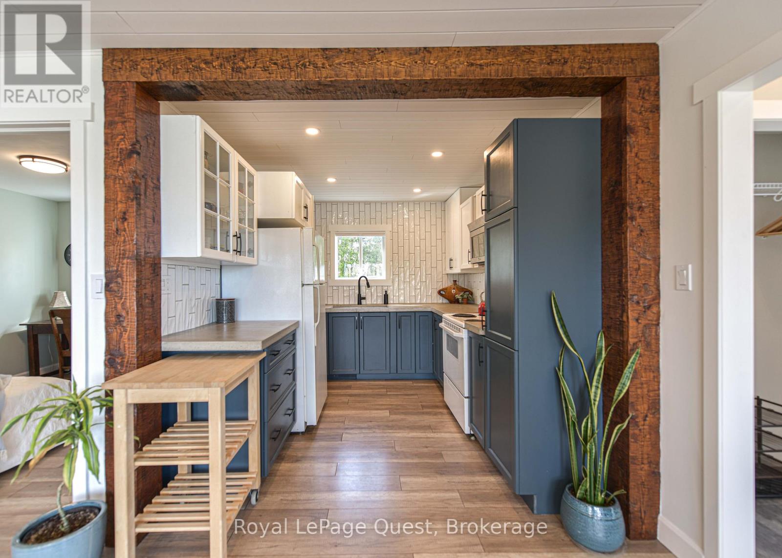 4304 Plum Point Road, Ramara, Ontario L3V 0P8 - Photo 13 - S12521150