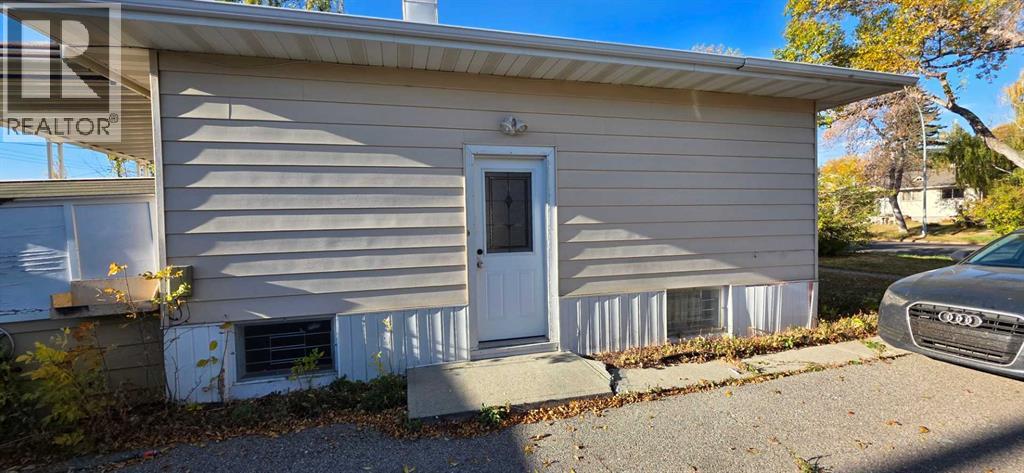 Property at 488 Northmount Drive NW image 4