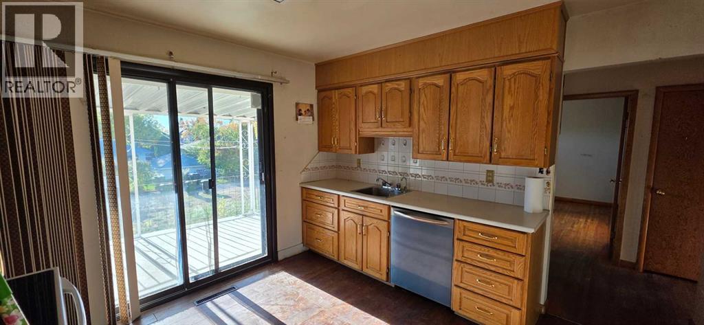 488 Northmount Drive Nw, Calgary, Alberta  T2K 3H9 - Photo 7 - A2227859