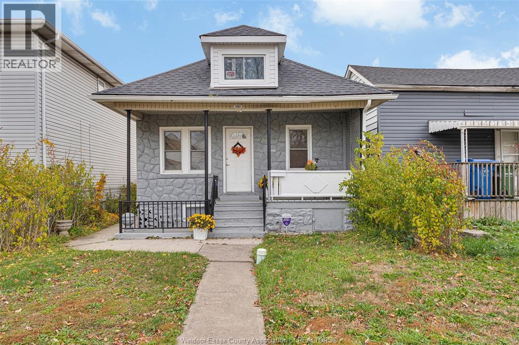 MLS# 25028290: 1061 HIGHLAND AVENUE, Windsor, Canada