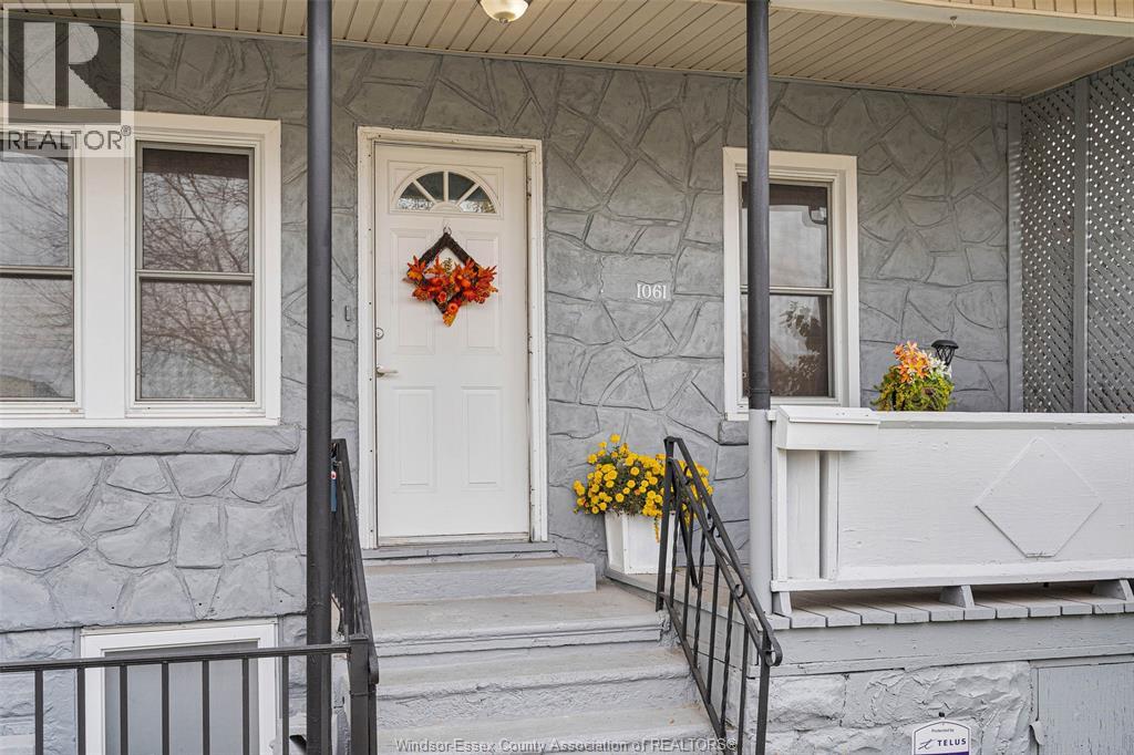 1061 Highland Avenue, Windsor, Ontario N9A 1R6 - Photo 2 - 25028290