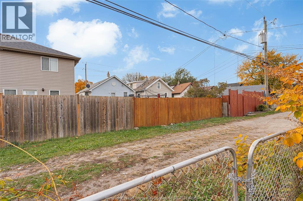 1061 Highland Avenue, Windsor, Ontario N9A 1R6 - Photo 50 - 25028290