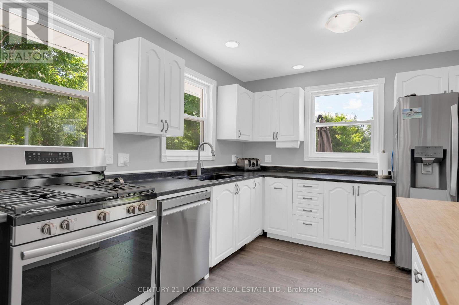 932 Hunt Club Road, Madoc, Ontario  K0K 2K0 - Photo 10 - X12520944