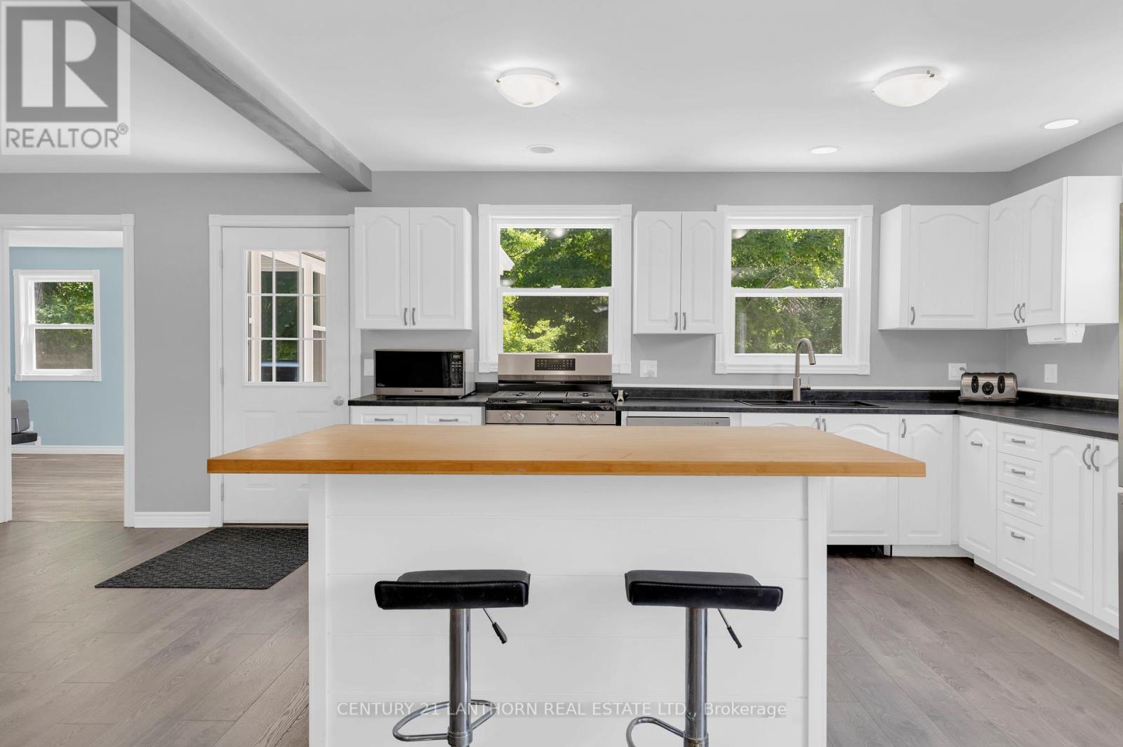 932 Hunt Club Road, Madoc, Ontario  K0K 2K0 - Photo 9 - X12520944