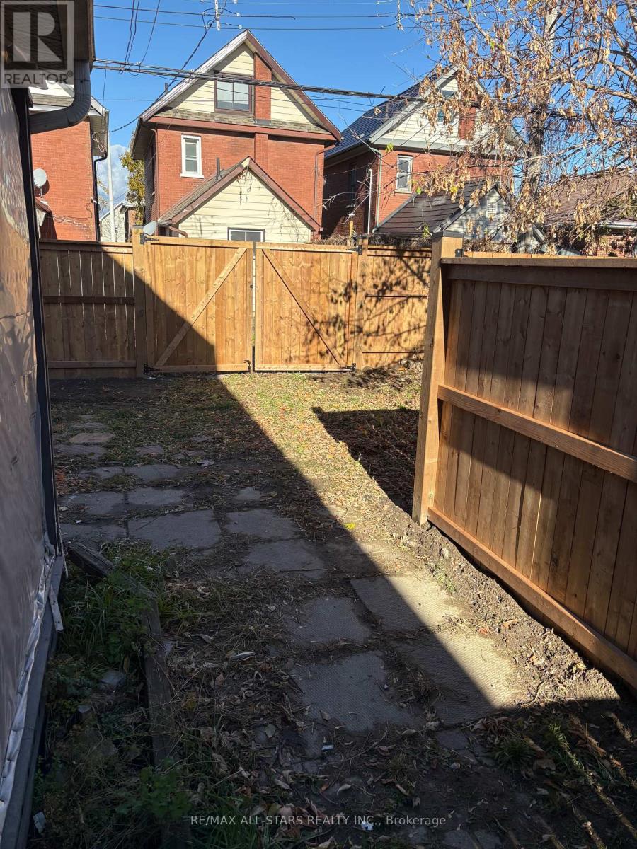 280 Lansdowne Street W, Peterborough (Ashburnham Ward 4), Ontario  K9J 1Y8 - Photo 37 - X12520948