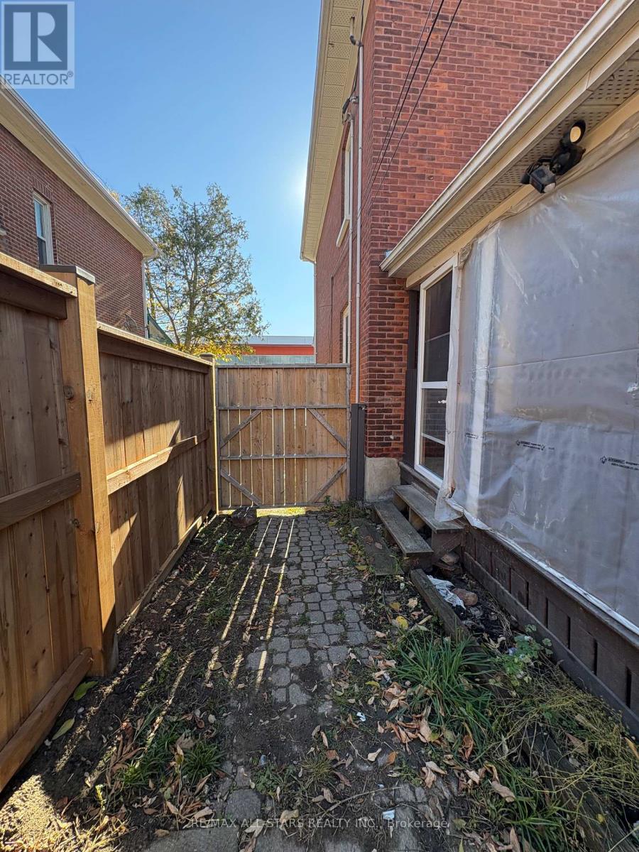 280 Lansdowne Street W, Peterborough (Ashburnham Ward 4), Ontario  K9J 1Y8 - Photo 38 - X12520948