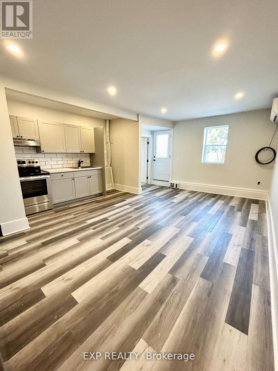 2 - 316 Front Street, Belleville, Ontario  K8N 2Z8 - Photo 1 - X12521002