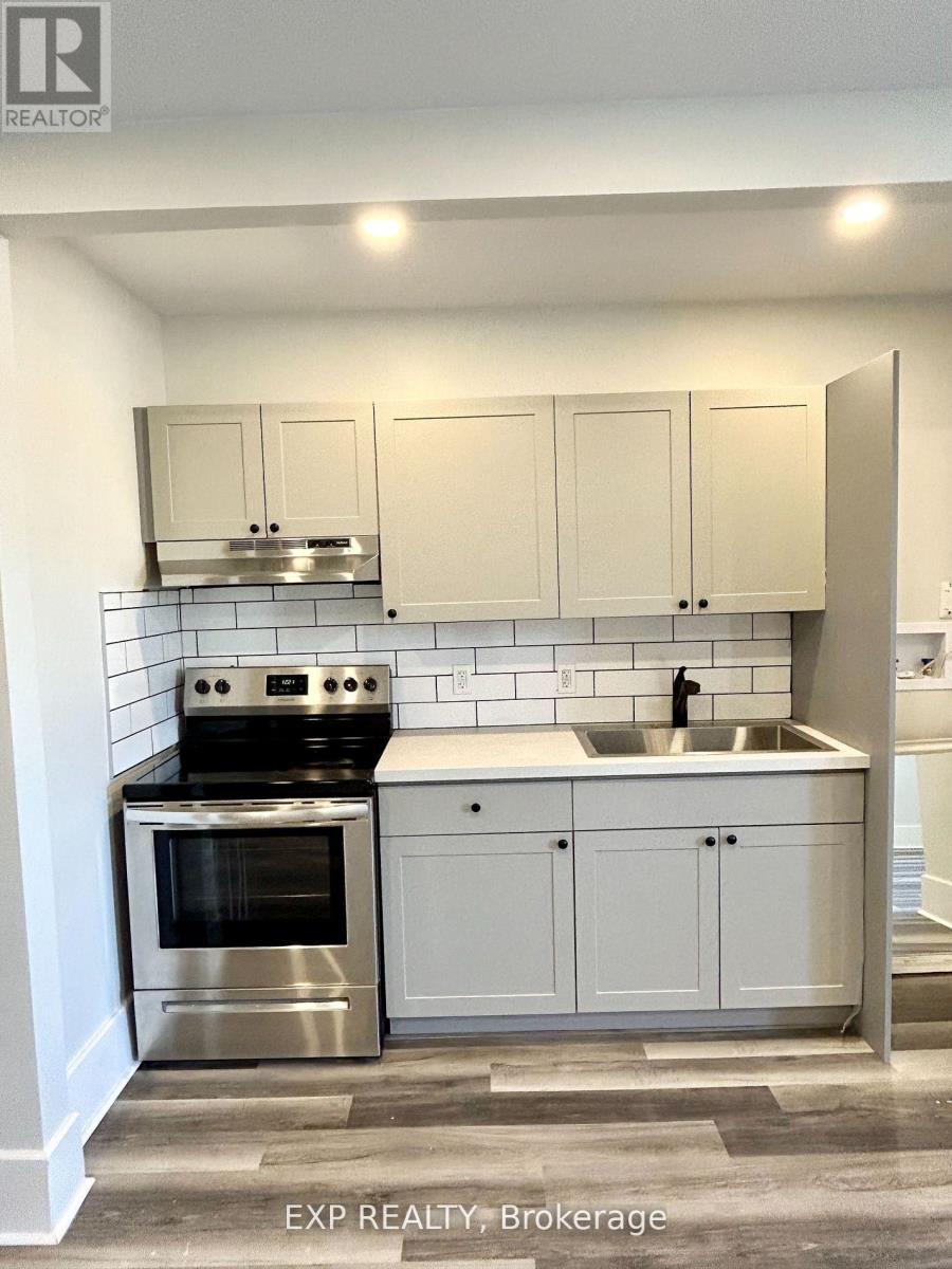 2 - 316 Front Street, Belleville, Ontario  K8N 2Z8 - Photo 2 - X12521002