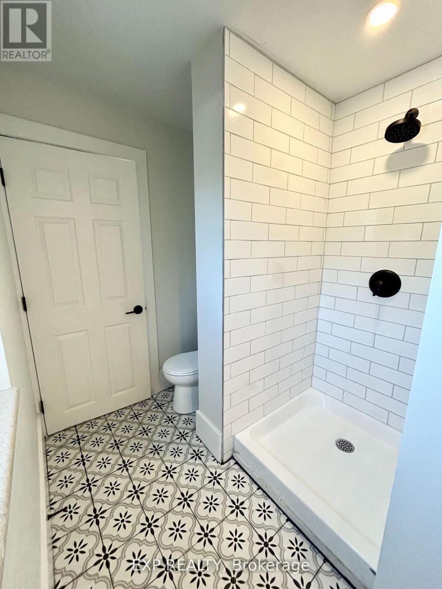 2 - 316 Front Street, Belleville, Ontario  K8N 2Z8 - Photo 6 - X12521002